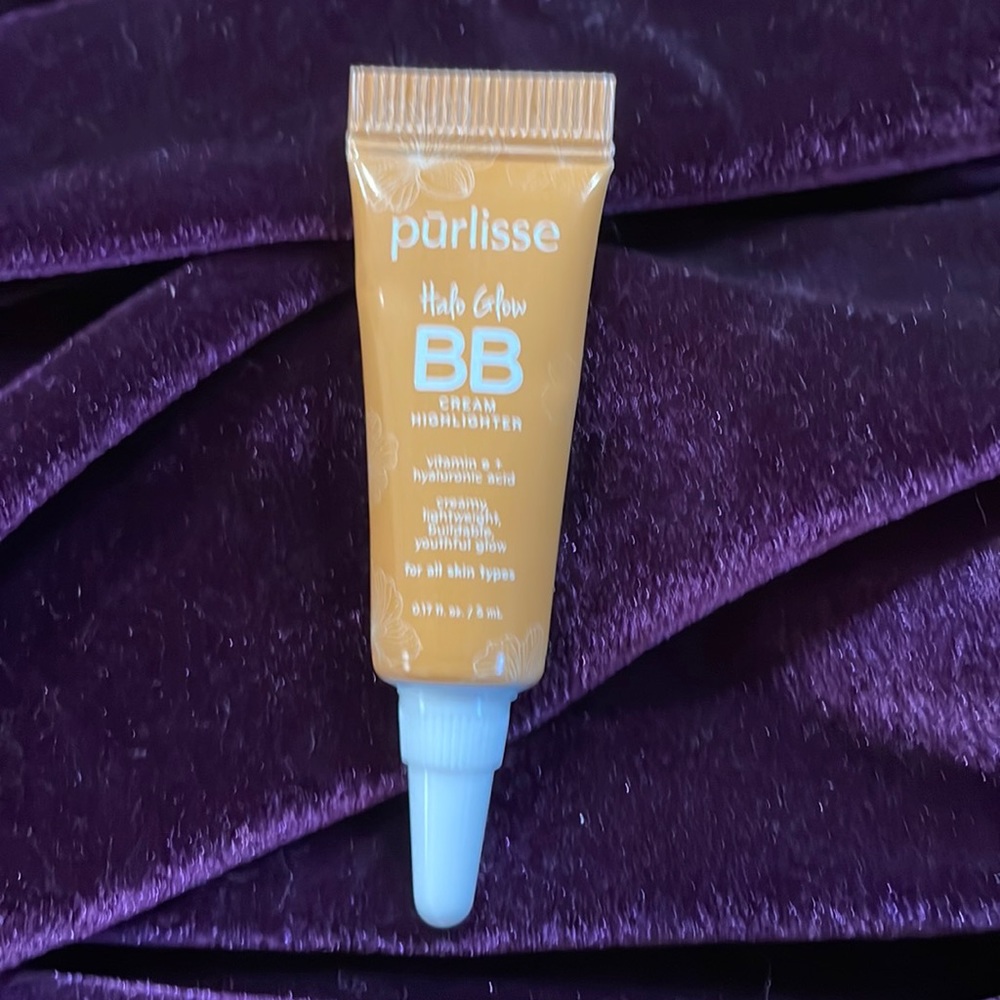 Halo Glow BB cream highlighter in champagne gold